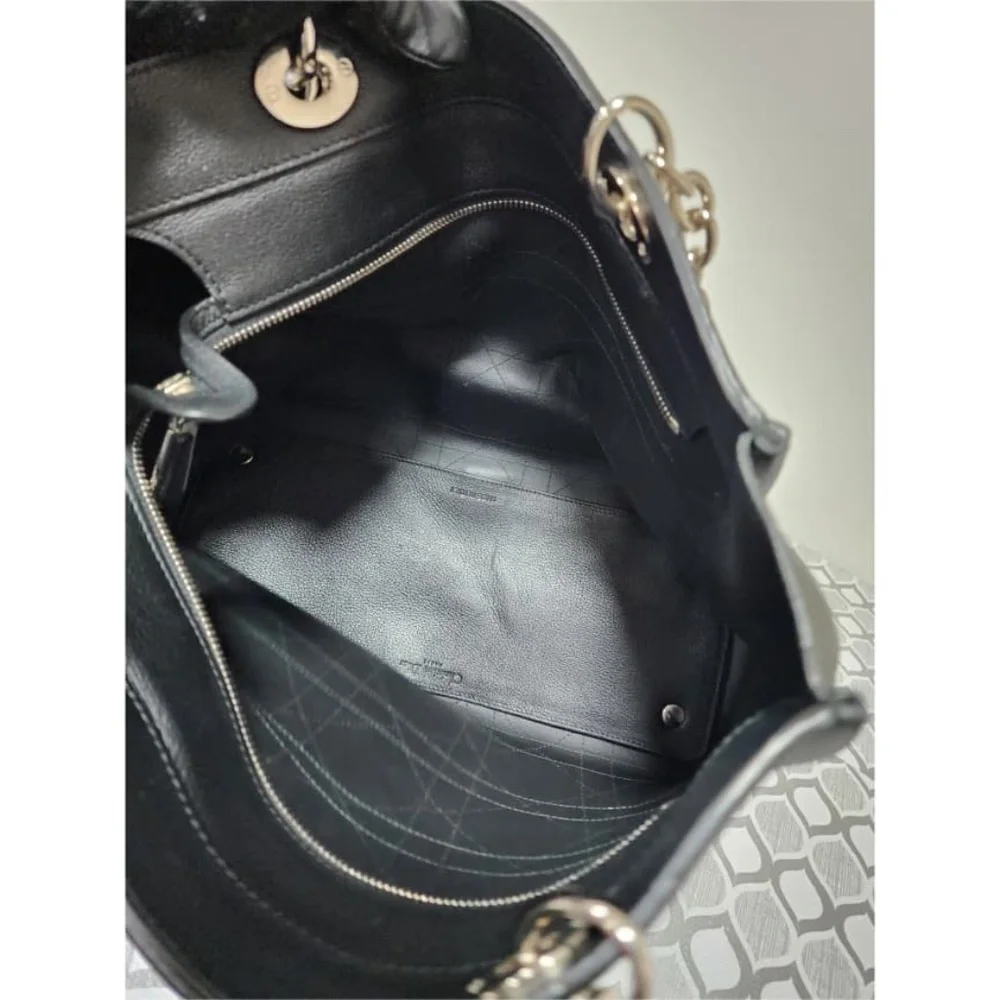 Authentic CHRISTIAN DIOR Grained Calfskin Leather Cannage Quilted Medium Ultradi - Picture 7 of 13